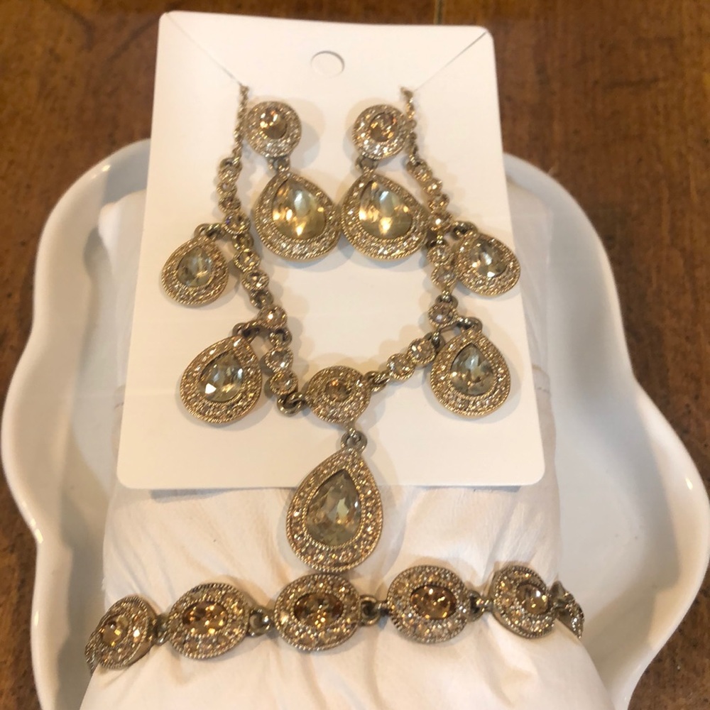 Glamorous Wedding Gold Jewelry Set
